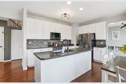 8301 Trumbull Avenue, Joliet, IL 60431 - Photo 9