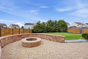 8301 Trumbull Ave, Joliet, IL 60431 - Photo 27