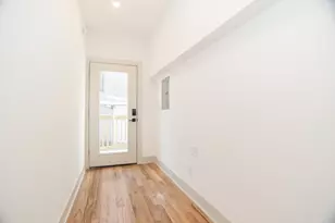 2028 N Oakley Ave, Chicago, IL 60647 - Photo 11