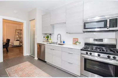 3644 N Pine Grove Avenue #1, Chicago, IL 60613 - Photo 9