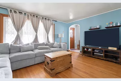 10833 S Avenue M, Chicago, IL 60617 - Photo 3