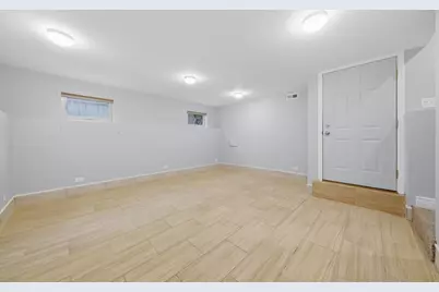 4545 N Lawndale Avenue, Chicago, IL 60625 - Photo 17