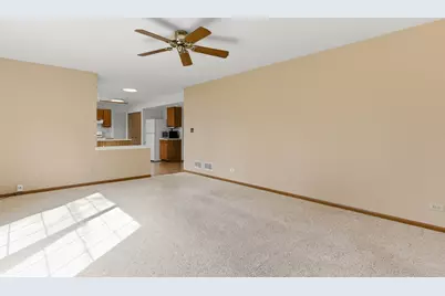 [Address not provided], Carol Stream, IL 60188 - Photo 15