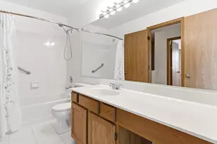 [Address not provided], Carol Stream, IL 60188 - Photo 21