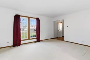 [Address not provided], Carol Stream, IL 60188 - Photo 5