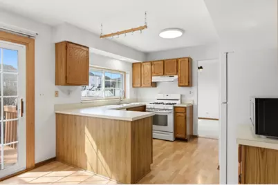 [Address not provided], Carol Stream, IL 60188 - Photo 9