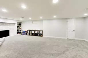 407 S See-Gwun Ave, Mount Prospect, IL 60056 - Photo 23