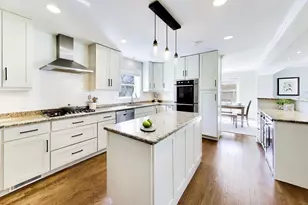 407 S See-Gwun Ave, Mount Prospect, IL 60056 - Photo 11