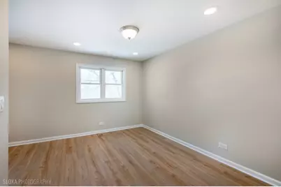 305 E Country Drive, Bartlett, IL 60103 - Photo 9