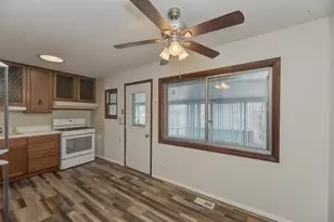 325 Hale Ave, Romeoville, IL 60446 - Photo 9