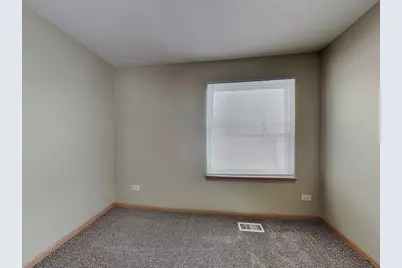 322 Clarewood Circle, Grayslake, IL 60030 - Photo 9