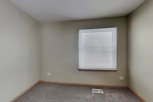 322 Clarewood Cir, Grayslake, IL 60030 - Photo 9