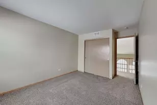 322 Clarewood Cir, Grayslake, IL 60030 - Photo 5