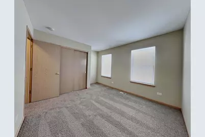 322 Clarewood Circle, Grayslake, IL 60030 - Photo 7