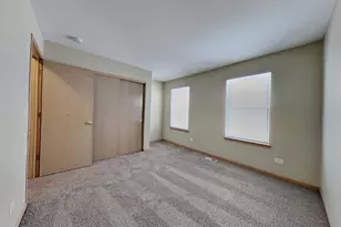 322 Clarewood Cir, Grayslake, IL 60030 - Photo 7