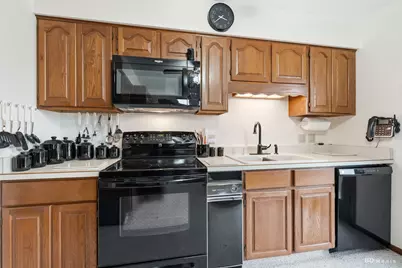 10327 Hilltop Drive, Orland Park, IL 60462 - Photo 9