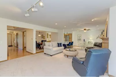 81 Country Club Drive, Bloomingdale, IL 60108 - Photo 9