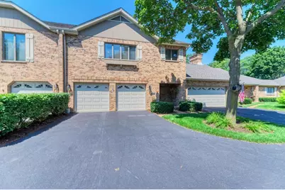 81 Country Club Drive, Bloomingdale, IL 60108 - Photo 1