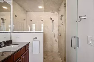 3652 N Fremont St, Chicago, IL 60613 - Photo 17