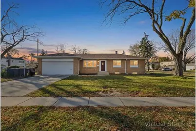 866 Clark Lane, Des Plaines, IL 60016 - Photo 1
