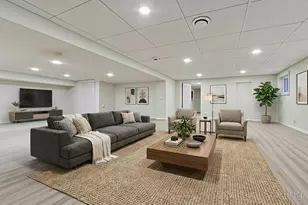 866 Clark Ln, Des Plaines, IL 60016 - Photo 13