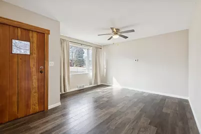 3808 15th Street B, Moline, IL 61265 - Photo 5