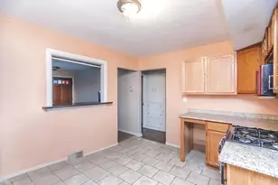 2202 E Washington St, Joliet, IL 60433 - Photo 7