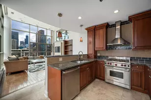 150 W Superior St, Chicago, IL 60610 - Photo 9