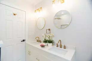 5529 W Cornelia Ave, Chicago, IL 60641 - Photo 9