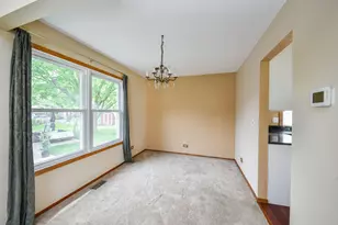 671 Coral Ave, Bartlett, IL 60103 - Photo 5