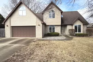 19 Old Farm N Ct, Bradley, IL 60915 - Photo 1