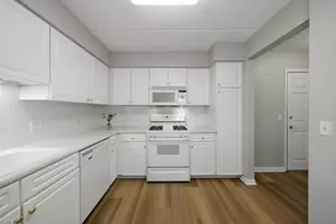 7081 W Touhy Ave, Niles, IL 60714 - Photo 5