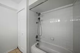 7081 W Touhy Ave, Niles, IL 60714 - Photo 17