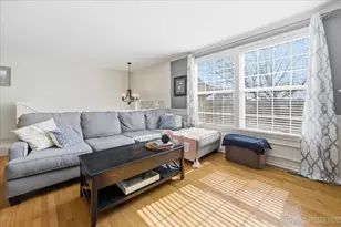 1015 Reserve Dr, Elgin, IL 60124 - Photo 5