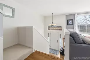 1015 Reserve Dr, Elgin, IL 60124 - Photo 3