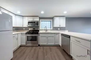 1019 N Ridgeway Ave, Chicago, IL 60651 - Photo 9