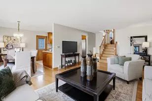 701 Preston Ln, Schaumburg, IL 60193 - Photo 5