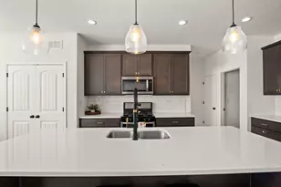 10002 Woodland Dr, Hebron, IL 60034 - Photo 13