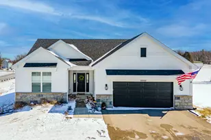 10002 Woodland Dr, Hebron, IL 60034 - Photo 1