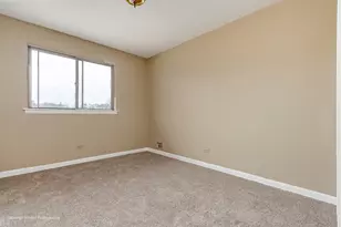 9586 S Colfax Ave, Chicago, IL 60617 - Photo 15
