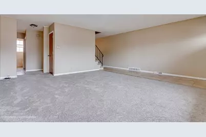 9586 S Colfax Avenue, Chicago, IL 60617 - Photo 7