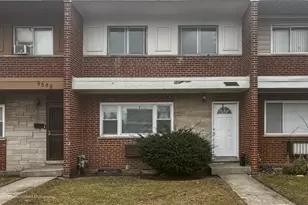 9586 S Colfax Ave, Chicago, IL 60617 - Photo 1