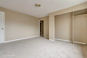 9586 S Colfax Ave, Chicago, IL 60617 - Photo 17