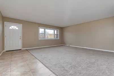 9586 S Colfax Avenue, Chicago, IL 60617 - Photo 5