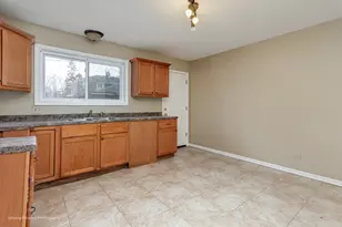 9586 S Colfax Ave, Chicago, IL 60617 - Photo 9