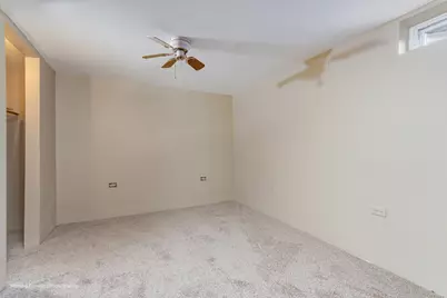 9586 S Colfax Avenue, Chicago, IL 60617 - Photo 21