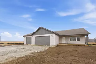 477 Emma Dr, Manteno, IL 60950 - Photo 3