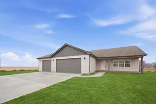 477 Emma Dr, Manteno, IL 60950 - Photo 1