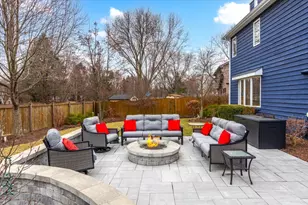 2438 Wendover Dr, Naperville, IL 60565 - Photo 3