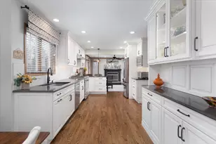 2438 Wendover Dr, Naperville, IL 60565 - Photo 19